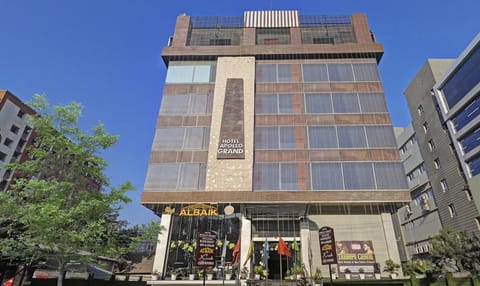 Property building, Day