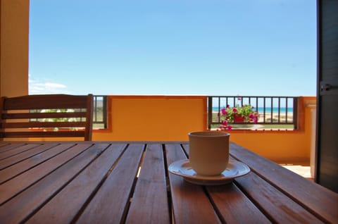 Patio, Day, Natural landscape, View (from property/room), Balcony/Terrace, Dining area, Sea view