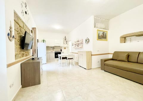 TV and multimedia, Kitchen or kitchenette, Living room