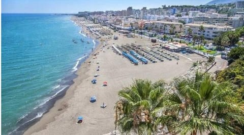 Nearby landmark, Spring, Day, Beach, sunbed