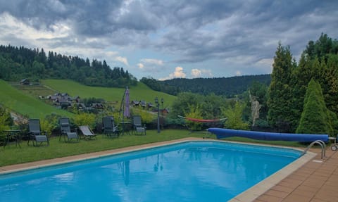 Spring, Day, Natural landscape, Garden, Garden view, Mountain view, Pool view, Swimming pool, sunbed
