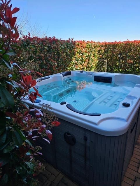 Hot Tub, Pool view