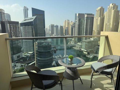 Balcony/Terrace, City view