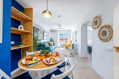 797 HOLIDAY RENTALS - Atico con vistas en piscis Apartment in Torremolinos