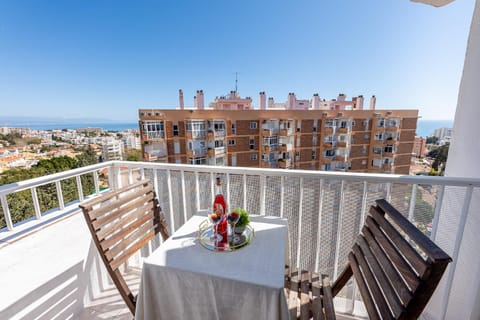 797 HOLIDAY RENTALS - Atico con vistas en piscis Apartment in Torremolinos