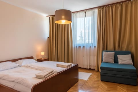 Apartmani Central 12 & Free parking Apartment in Serbia