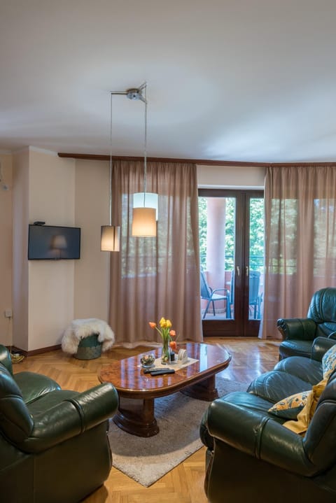 Apartmani Central 12 & Free parking Apartment in Serbia