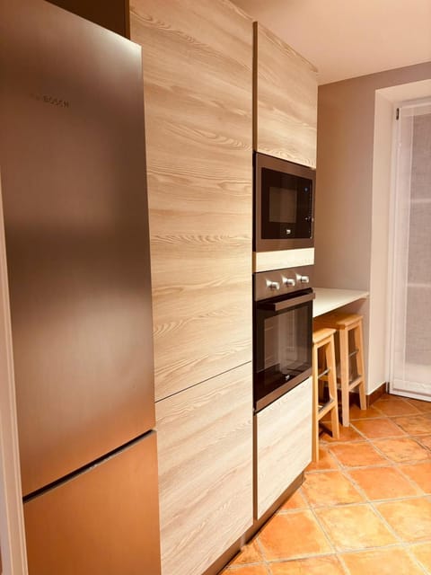 Kitchen or kitchenette, pet friendly, stove