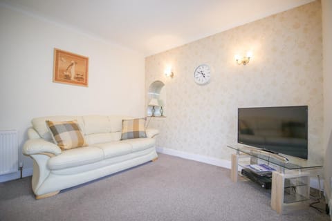 Communal lounge/ TV room, Living room