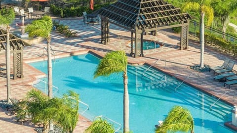 NEW Vacation Townhome Private Pool Near Disney! House in Lake Berkley