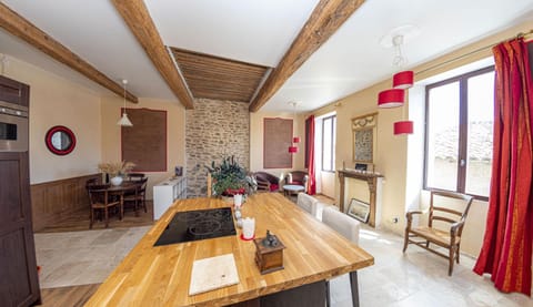 Kitchen or kitchenette, Living room