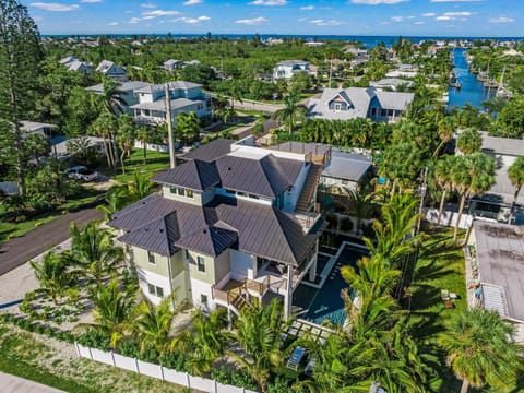 Annabella By The Sea House in Holmes Beach