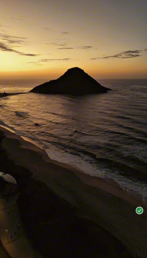 Cobertura com Piscina Aquecida ou Apartamento com Varanda Apartment in Rio de Janeiro