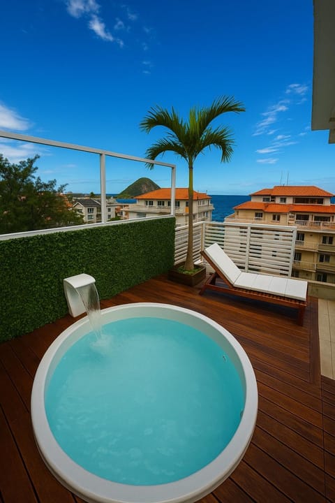 Cobertura com Piscina Aquecida ou Apartamento com Varanda Apartment in Rio de Janeiro