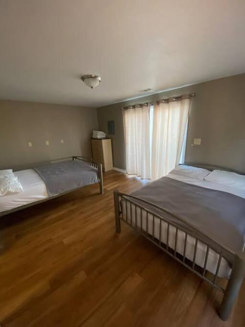 Studio D Sleep 6- Bachelor/Bachelorette Parties! House in Village Four Seasons