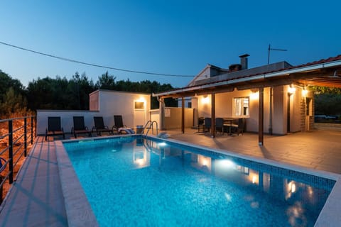 Night, Pool view, Swimming pool, sunbed
