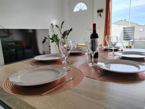 Chez Roberto/Jardin/Parking Apartment in Provence-Alpes-Côte d'Azur