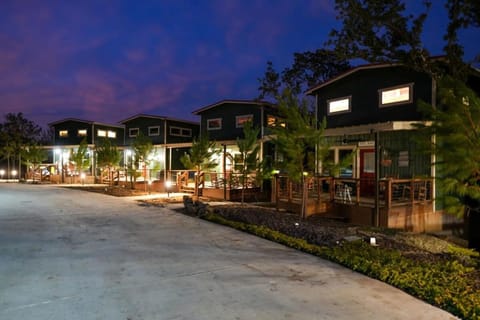 Unique Cabin Sauna Hot Tub FirePit Games Cabin in Texas