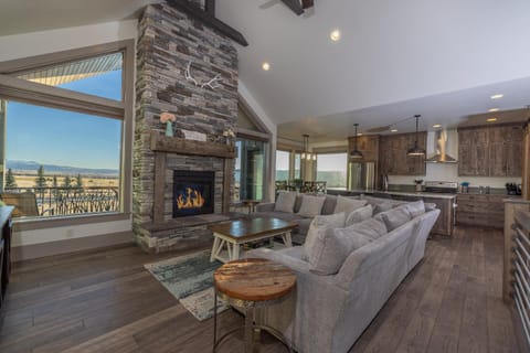 Sugar Loaf Haven by KABINO Huge Views Garage Fishing Snowmobile House in Star Valley Ranch