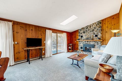 The Blue Door Cabin Cabin in Squam Lake