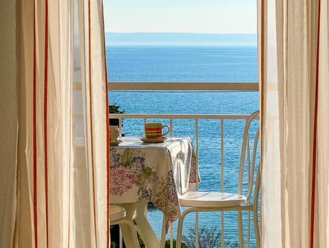 Day, Natural landscape, View (from property/room), Balcony/Terrace, Seating area, Sea view