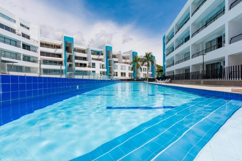 Pool view, Swimming pool, sunbed