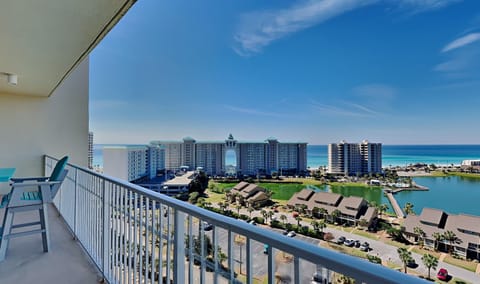 Balcony/Terrace, Lake view, Sea view