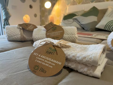 towels, Internal: Not applicable to any particular room