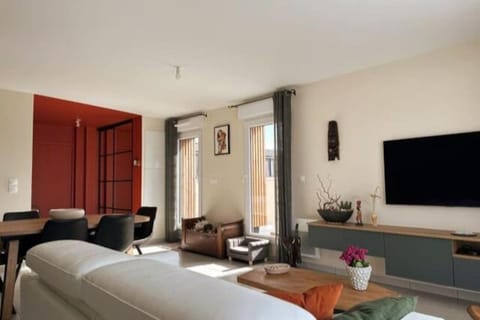 Appartement spacieux et terrasse Apartment in Séné