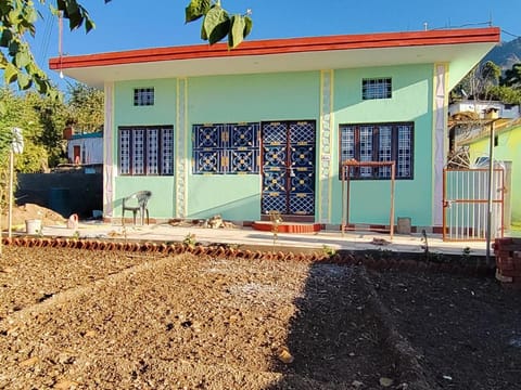 Property building, Day, Garden