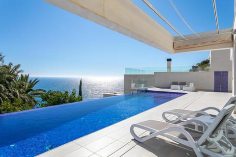 Day, Balcony/Terrace, Pool view, Sea view, Swimming pool, sunbed