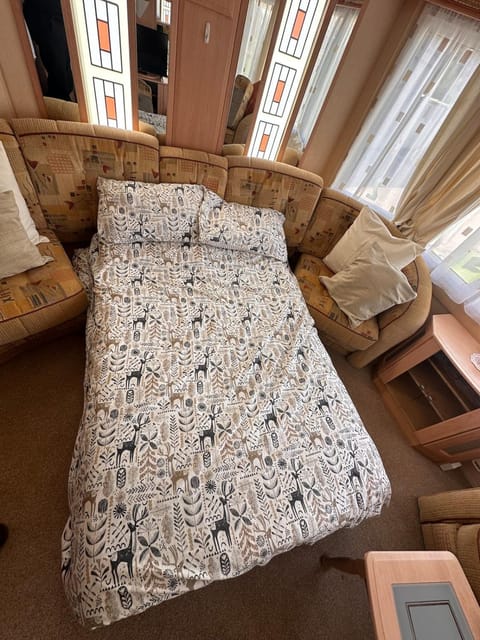 Atlas 2 Bedroom Caravan - Located in Uddingston, Glasgow at Maryville Caravan Site Apartment in Glasgow