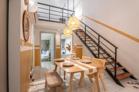 Seating area, Dining area