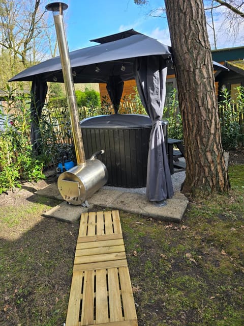 pipowagen met prive Hot tub Chalet in Limburg (province)