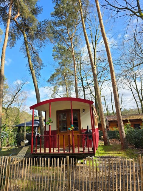 pipowagen met prive Hot tub Chalet in Limburg (province)