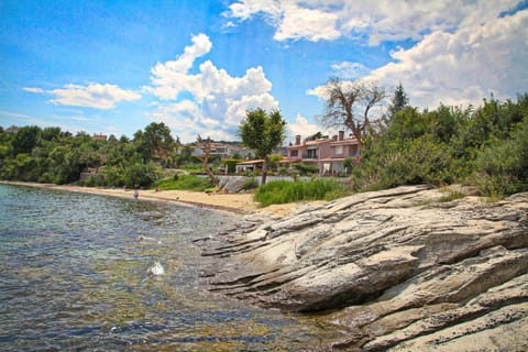 Nearby landmark, Day, Natural landscape