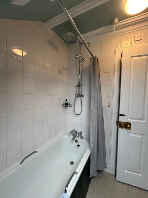 Glenaros Lodge Bed and Breakfast in Scotland