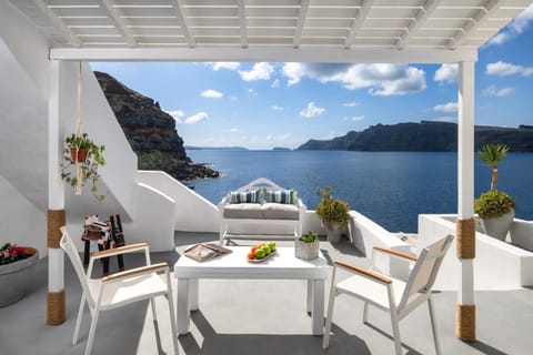 Property building, Balcony/Terrace, Sea view