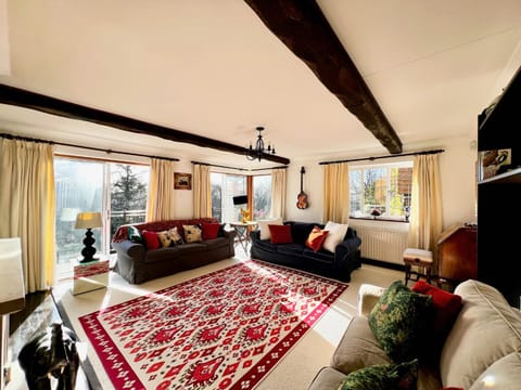 Living room, Photo of the whole room