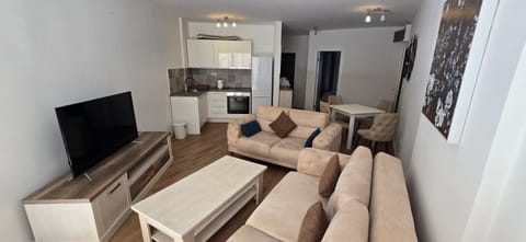 TV and multimedia, Kitchen or kitchenette, Living room