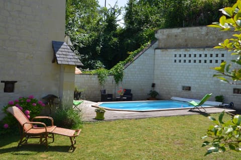 Chambre Pantagruel Le dolmen Bed and Breakfast in Centre-Val de Loire