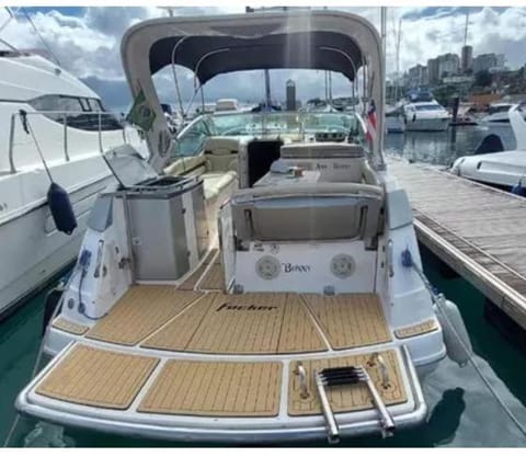 Happy Boat Angra dos Reis Hotel in Angra dos Reis