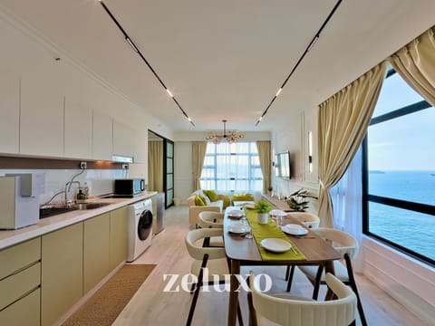 Natural landscape, Kitchen or kitchenette, Living room, Seating area, Dining area, Sea view, stove