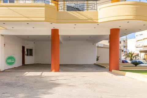 Facade/entrance, Parking