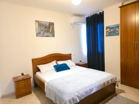 Bed, Photo of the whole room, Bedroom, wardrobe, air conditioner