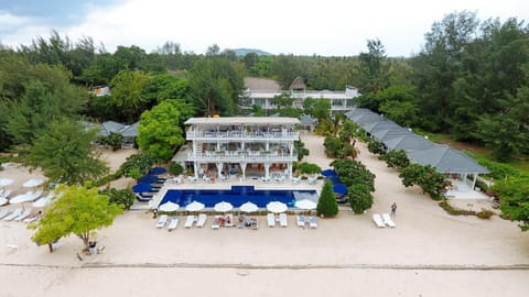 Restaurant/places to eat, Bird's eye view, Balcony/Terrace, Lobby or reception, Lounge or bar, Beach, Pool view, Swimming pool, Alcoholic drinks