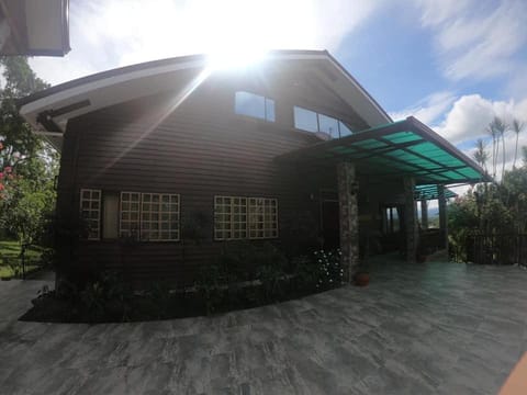 Property building, Patio, Facade/entrance, On site, Garden view, Mountain view, Area and facilities, Sunrise