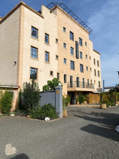Property building, Day