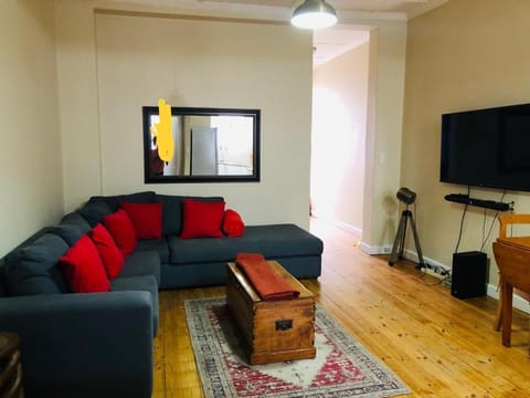 Charming, Central 1 Bed apartment Apartment in Sea Point