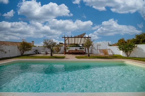 Spring, Pool view
